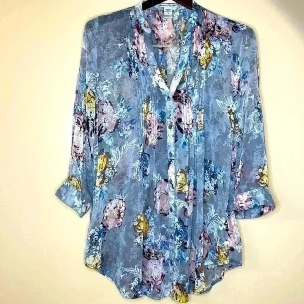 American Rag Gray Sheer Floral Button Down op Blouse Size Small